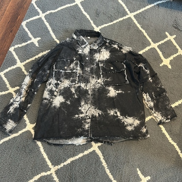 Elan Women’s Distressed Frayed Rock and Roll Jacket - Picture 2 of 7